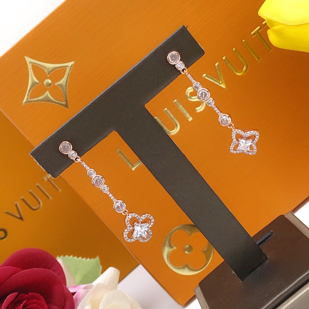Geometric Emblem Stud Earrings in Rose-Gold-Tone – Rose Gold Detail – Design 002 close-up detail