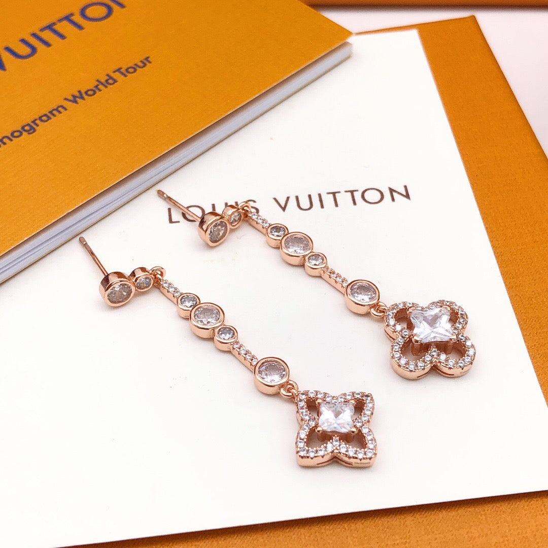 Geometric Emblem Stud Earrings in Rose-Gold-Tone – Rose Gold Detail – Design 002 detail view