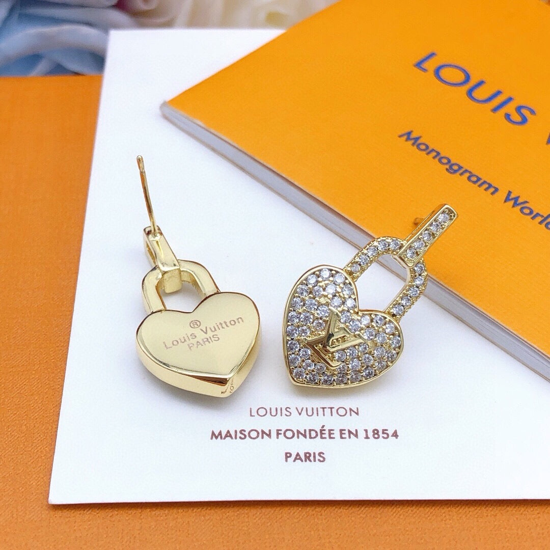 Heart Stud Earrings in Gold-Tone – Design 001 detail view