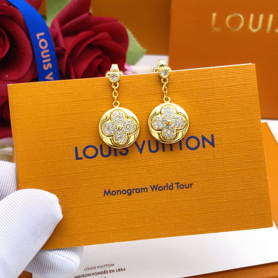 Round Stud Earrings in Gold-Tone – Design 001 main product view