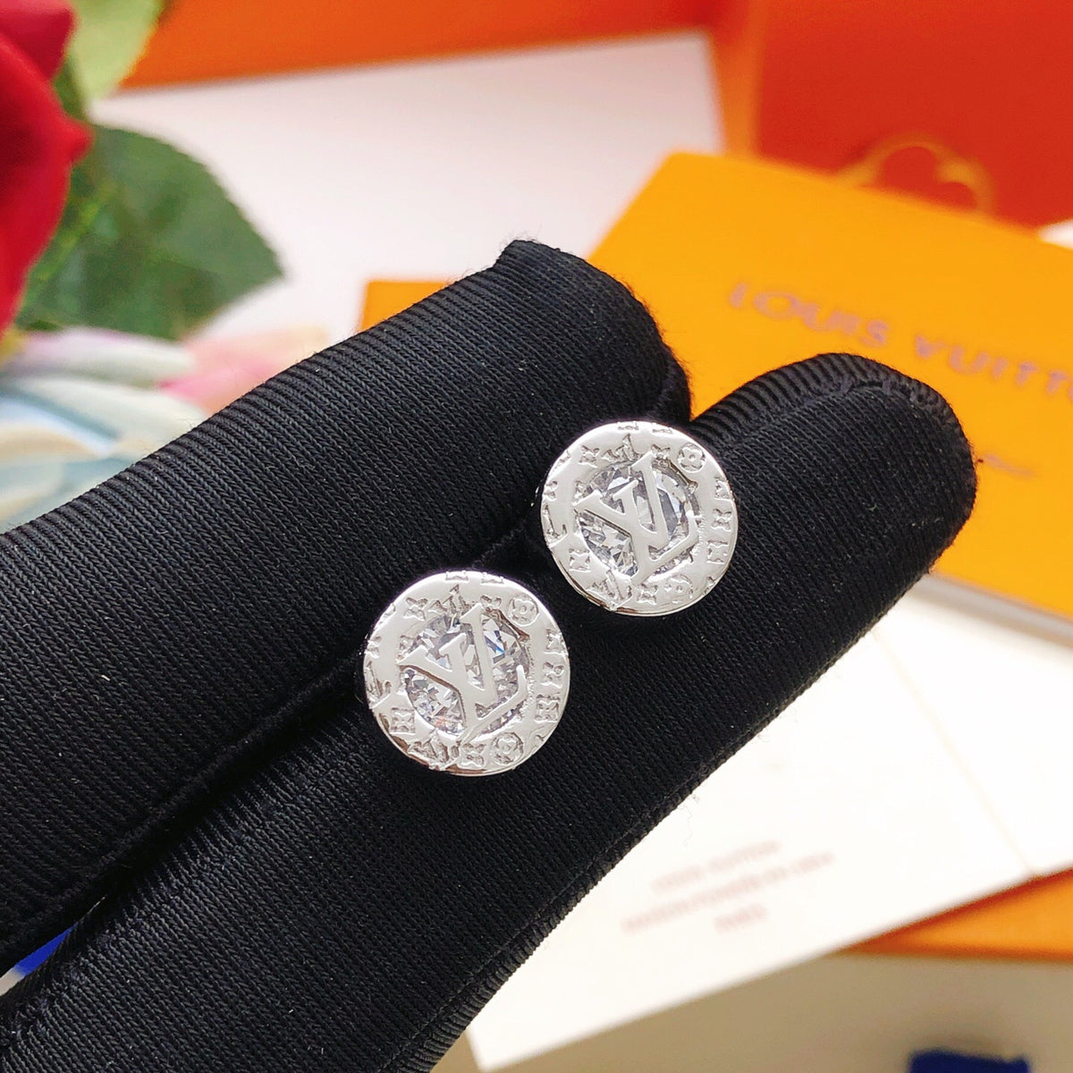Round Stud Earrings in Silver-Tone – Silver Detail main product view