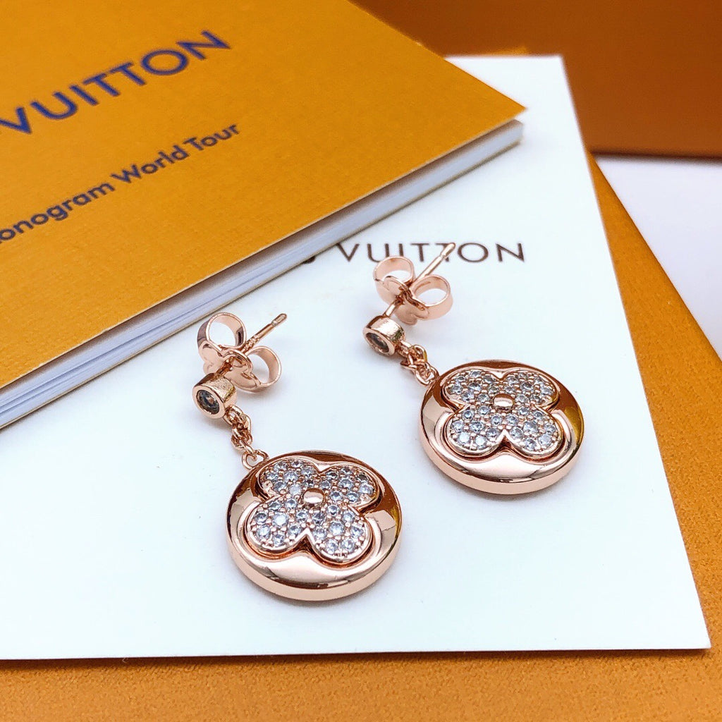 Geometric Emblem Stud Earrings in Rose-Gold-Tone – Rose Gold Detail side detail