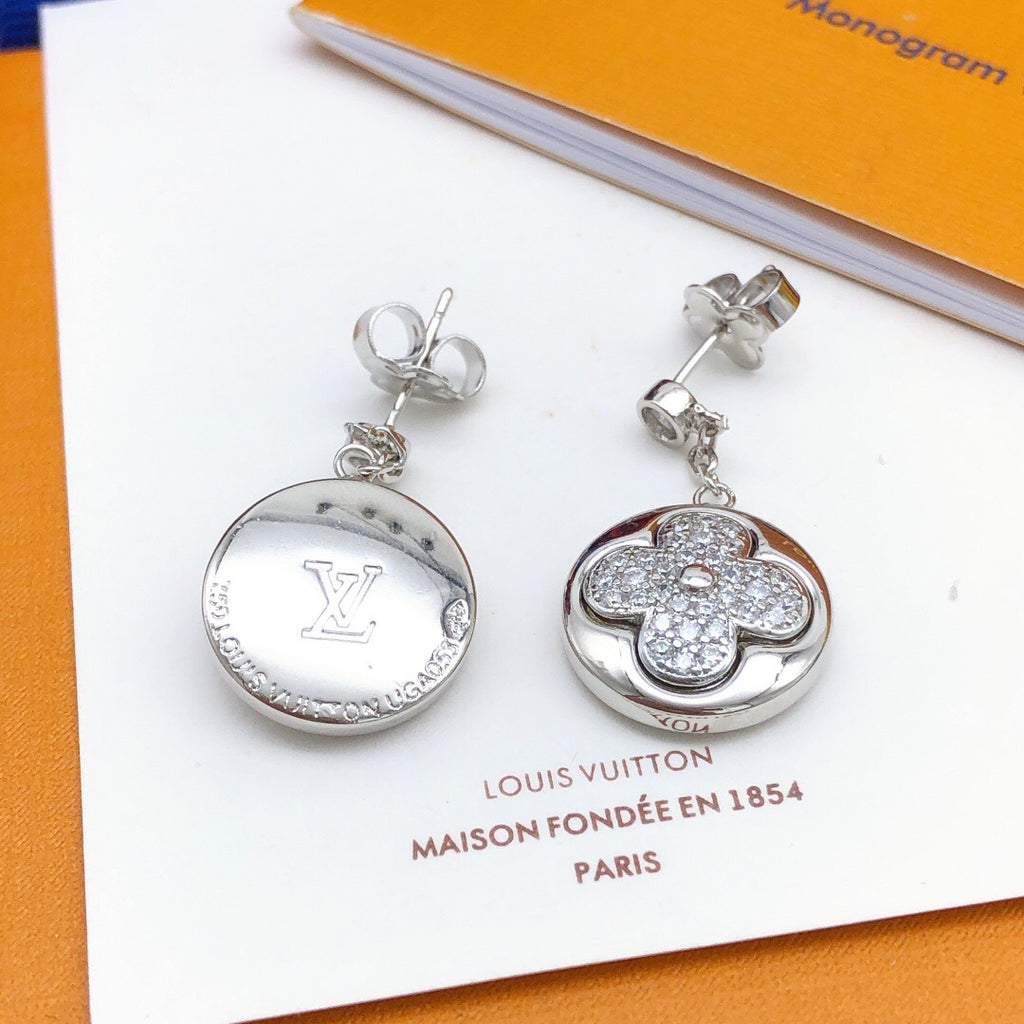 Geometric Emblem Stud Earrings in Silver-Tone – Silver Detail side detail