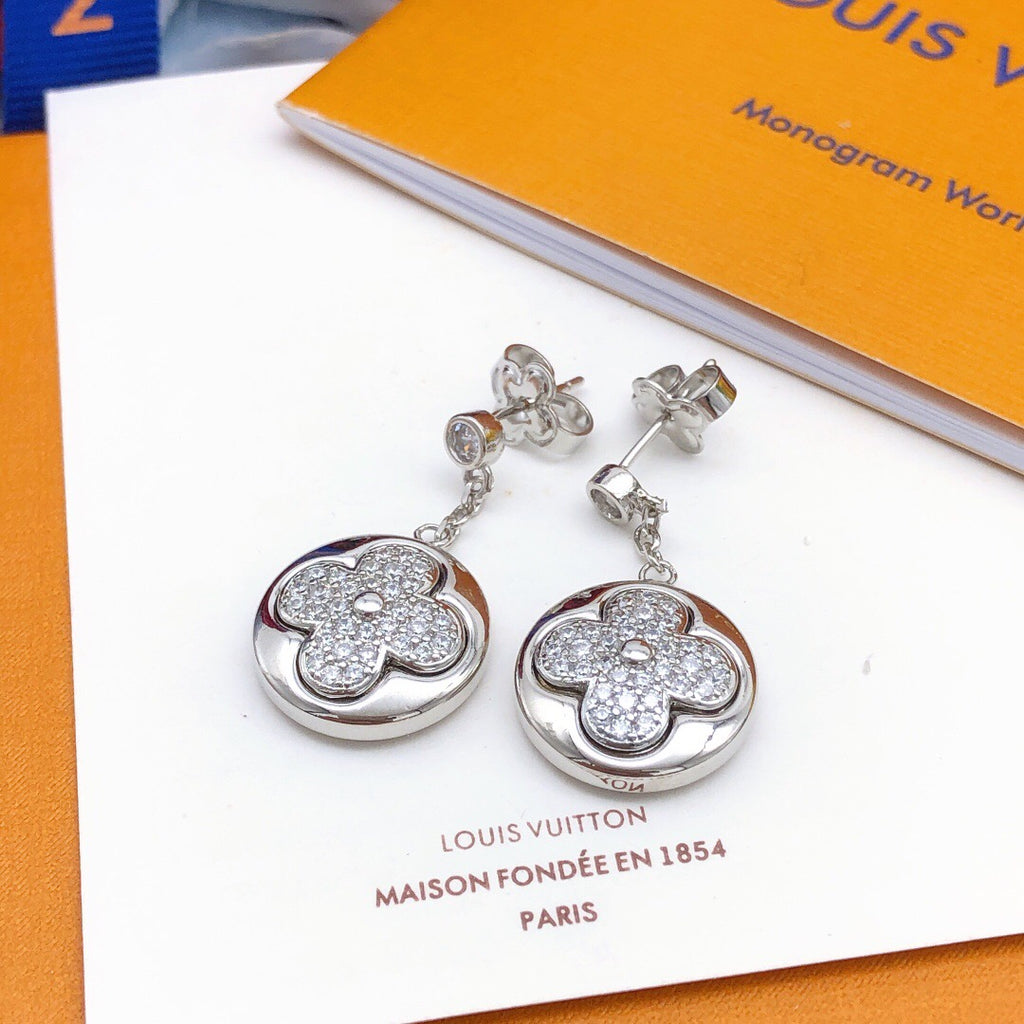Geometric Emblem Stud Earrings in Silver-Tone – Silver Detail detail view