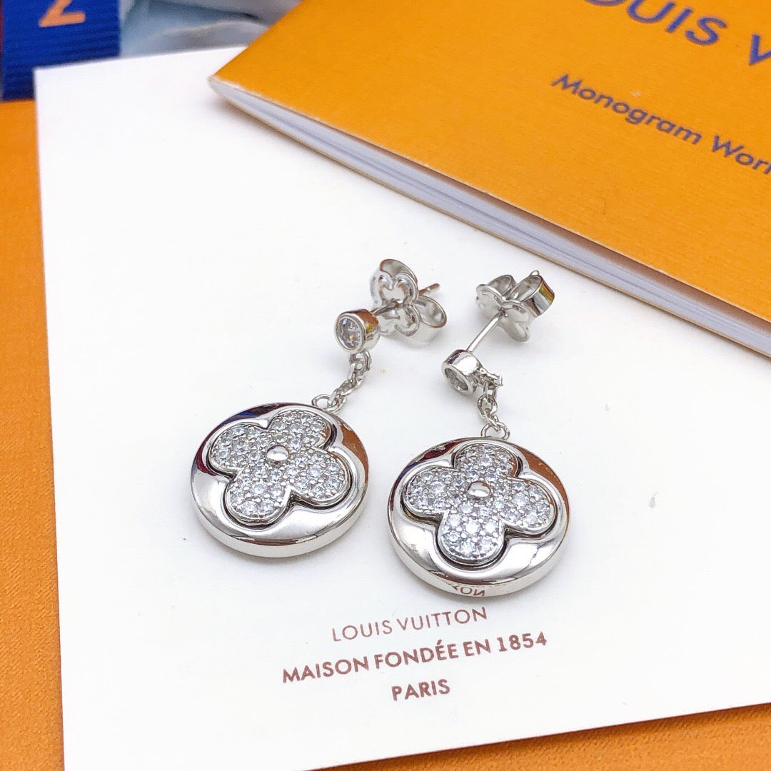 Geometric Emblem Stud Earrings in Silver-Tone – Silver Detail detail view