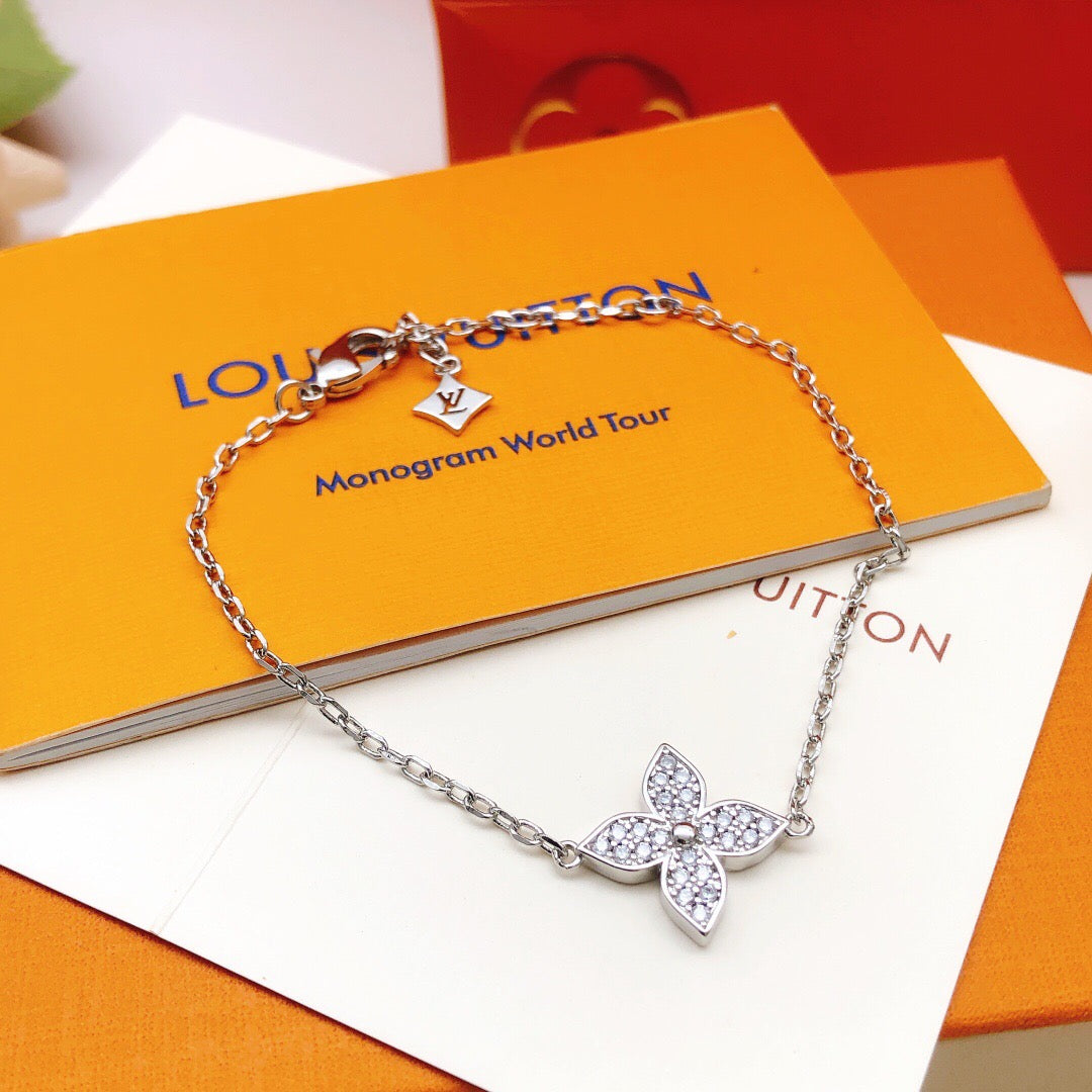 Geometric Emblem Bracelet in Silver-Tone – Silver Detail – Design 003 main product view