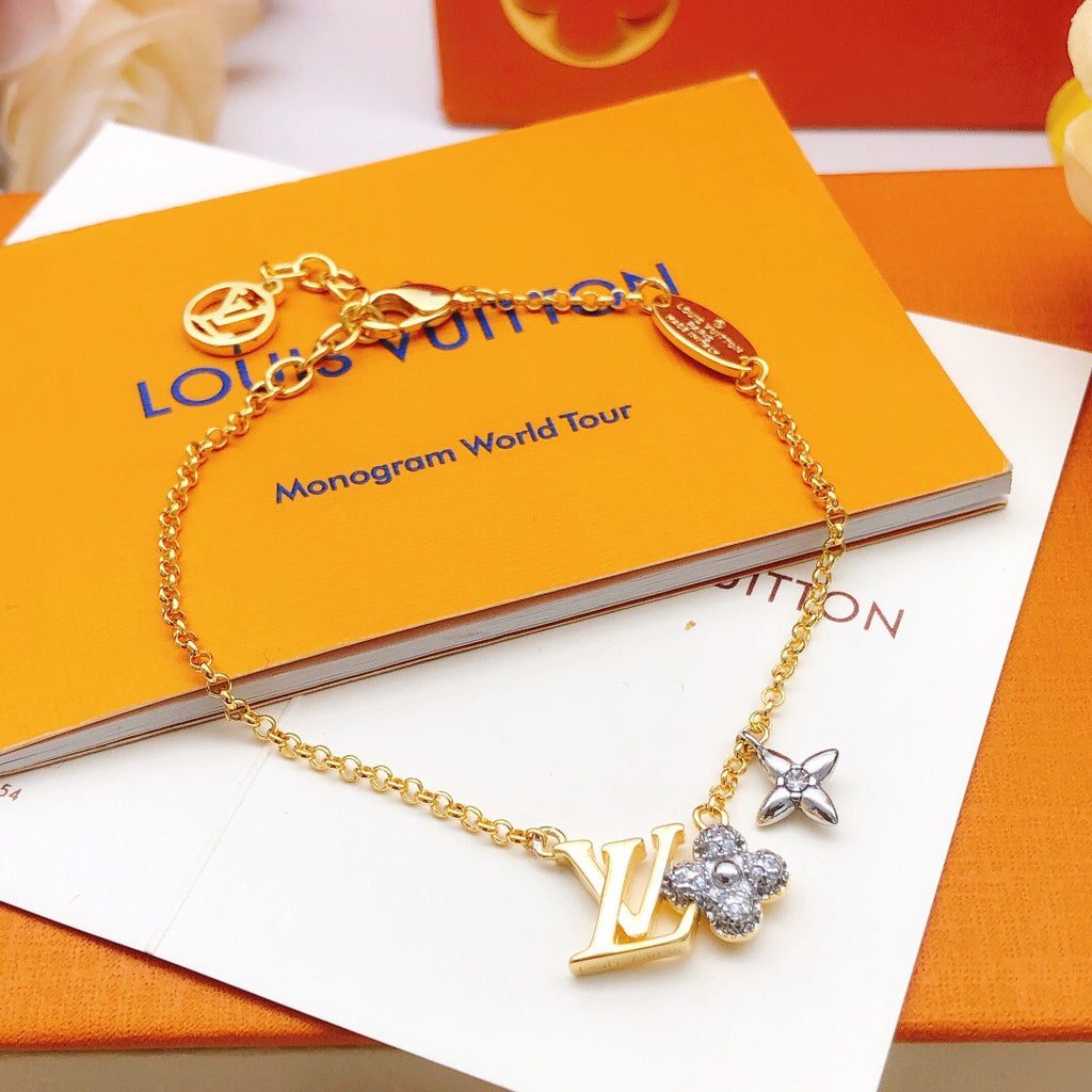 Floral Bracelet in Silver-Tone – Silver Detail main product view