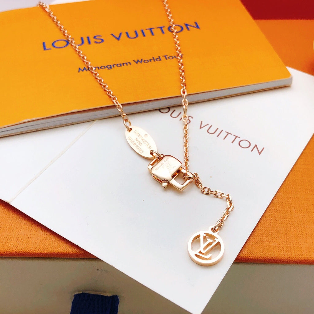 Geometric Emblem Pendant Necklace in Rose-Gold-Tone – Rose Gold Detail – Design 003 detail view