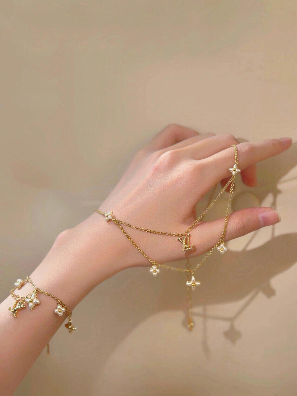 Floral Double-Layer Pendant Necklace main product view