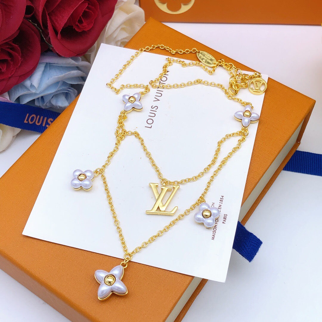 Floral Double-Layer Pendant Necklace detail view
