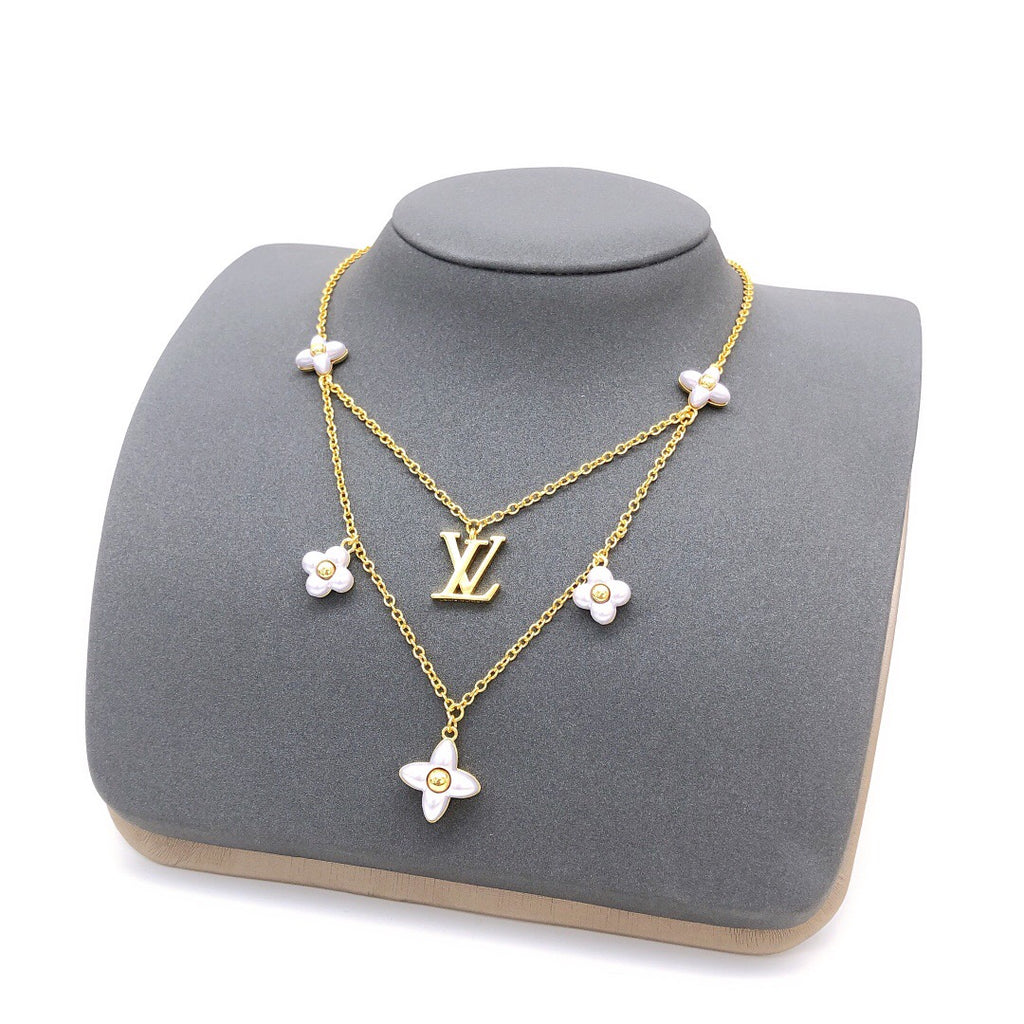 Floral Double-Layer Pendant Necklace close-up detail