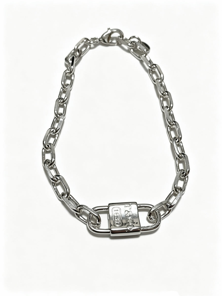 Signature Motif Bracelet in Silver-Tone – Vintage Detail – Design 02 main product view