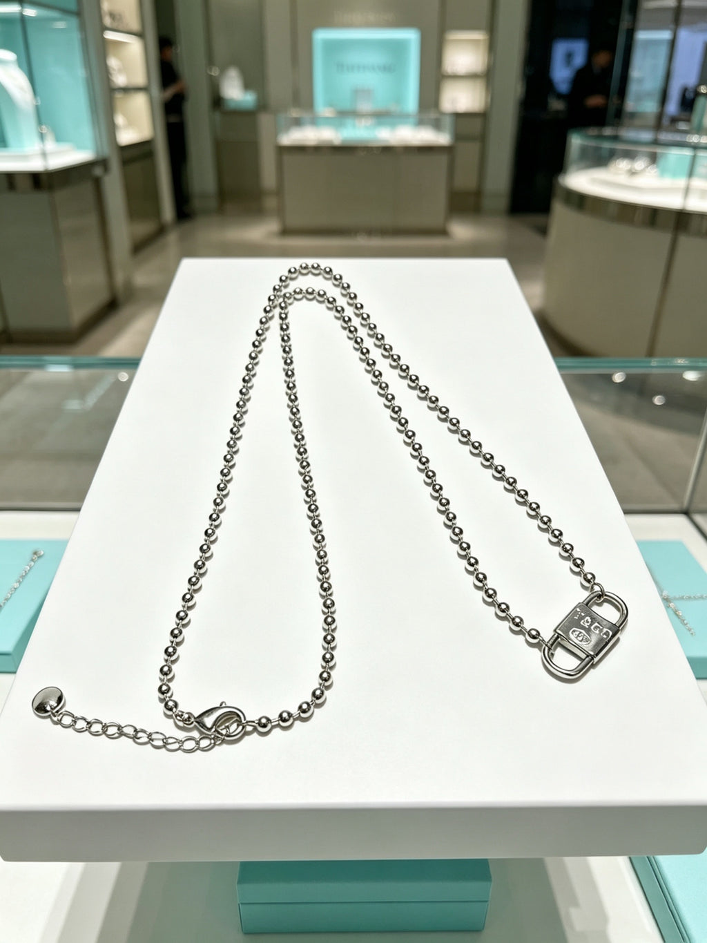 Signature Motif Pendant Necklace in Silver-Tone – Vintage Detail close-up detail