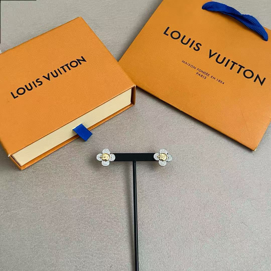 Sunflower Stud Earrings in Polished Metal-Tone – Sunflower Detail front product view