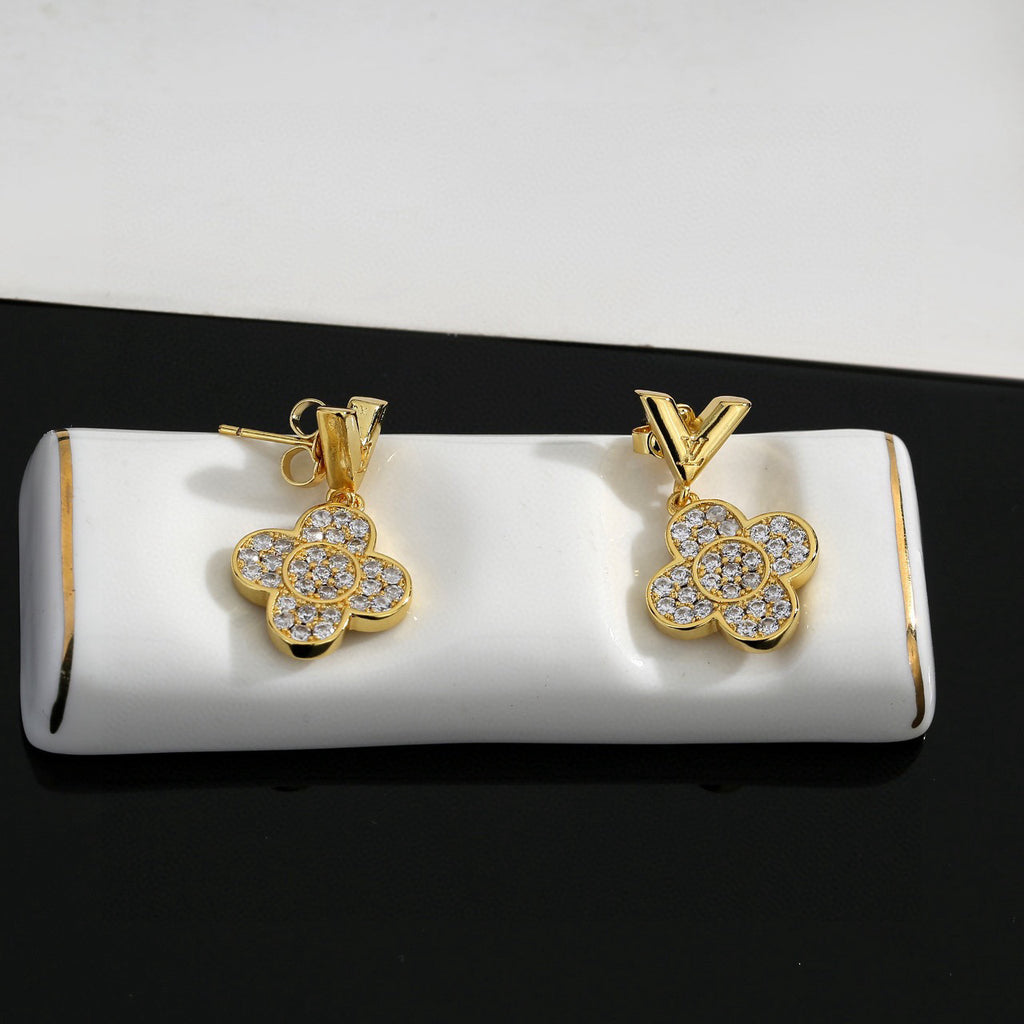 Geometric Emblem Stud Earrings in Polished Metal-Tone – Design 001 side detail