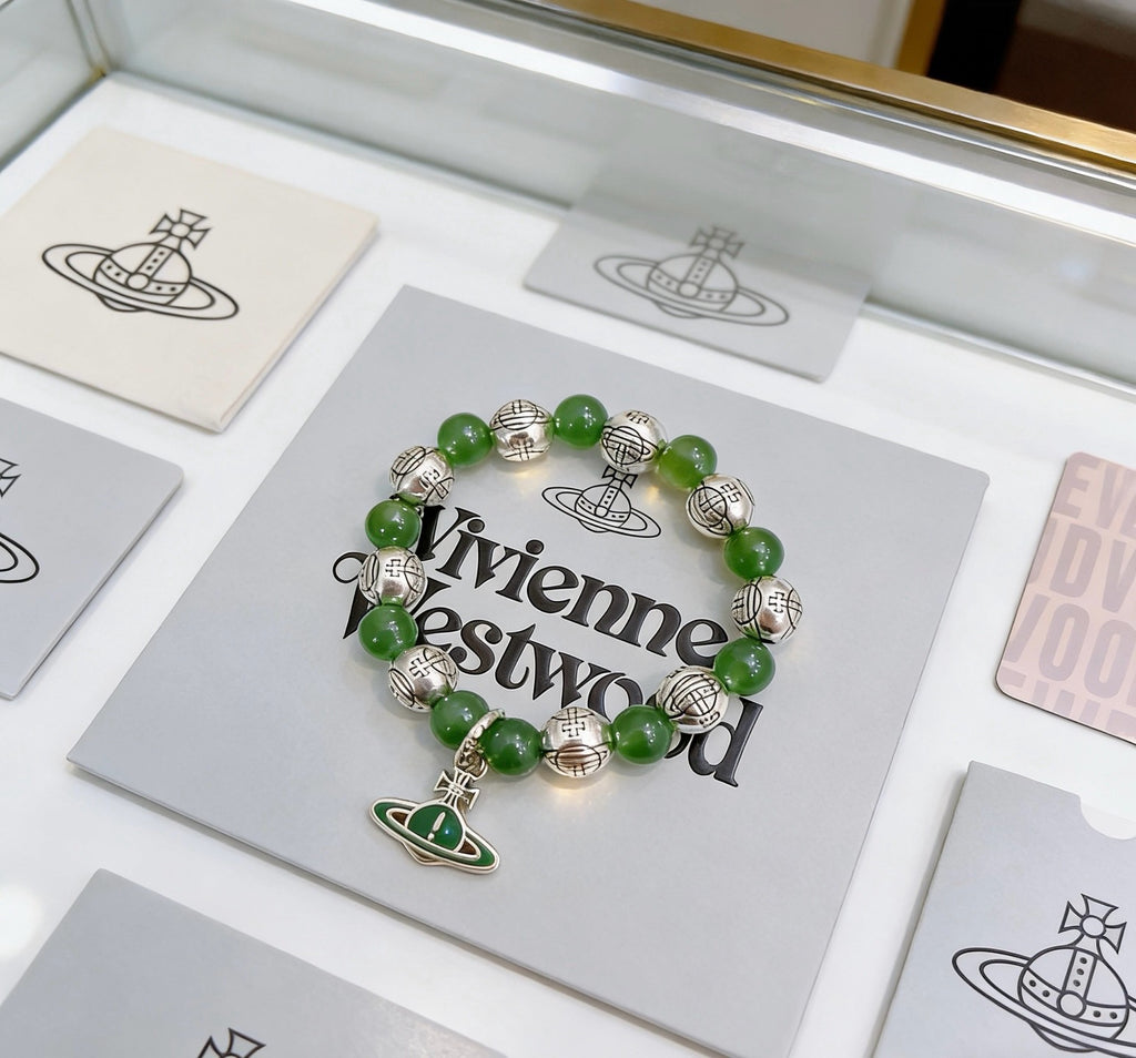 Orb-Inspired Emblem Bracelet in Silver-Tone – Vintage Detail – Design 002 close-up detail