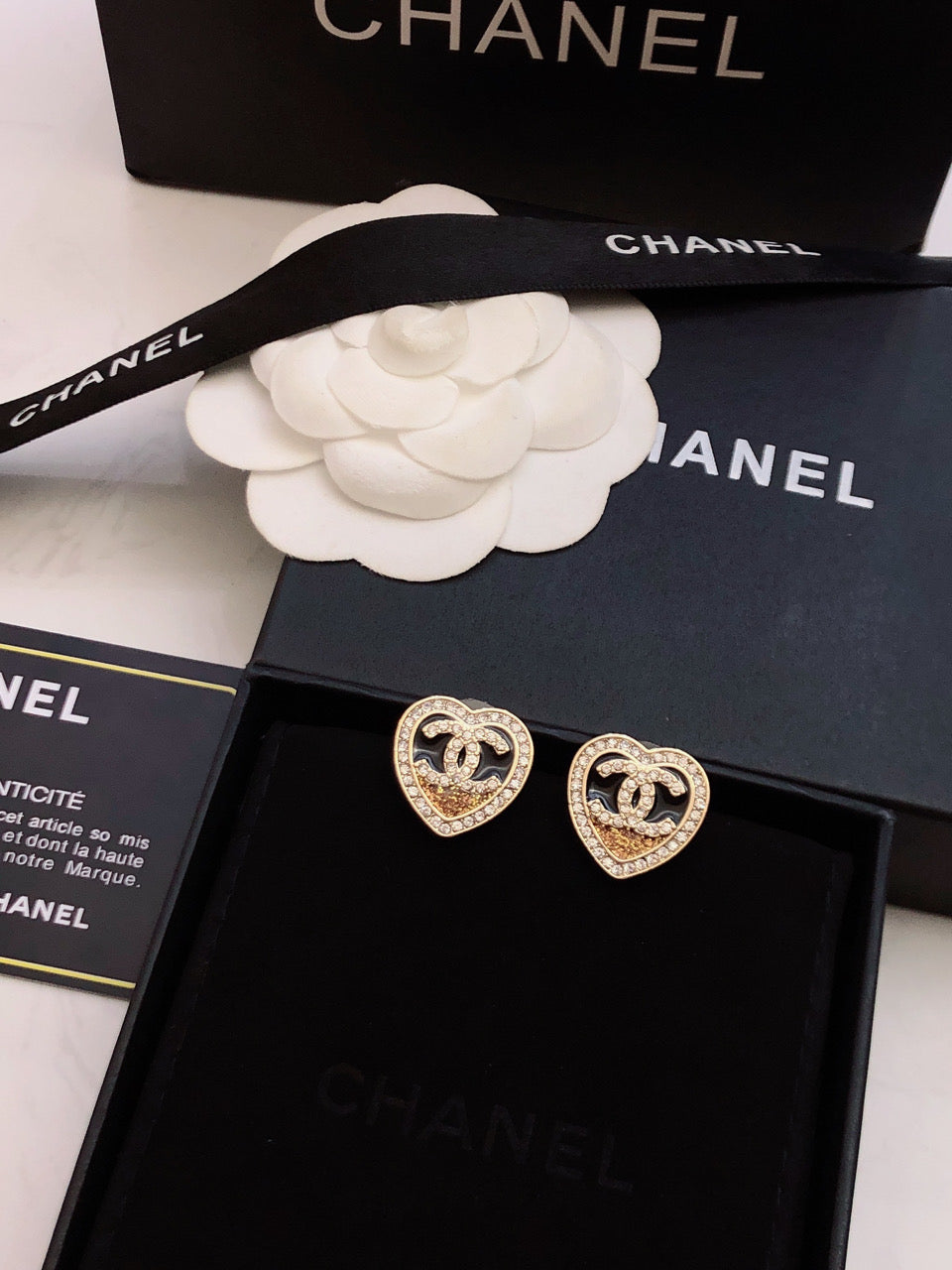 Heart Stud Earrings in Polished Metal-Tone – Heart Detail detail view