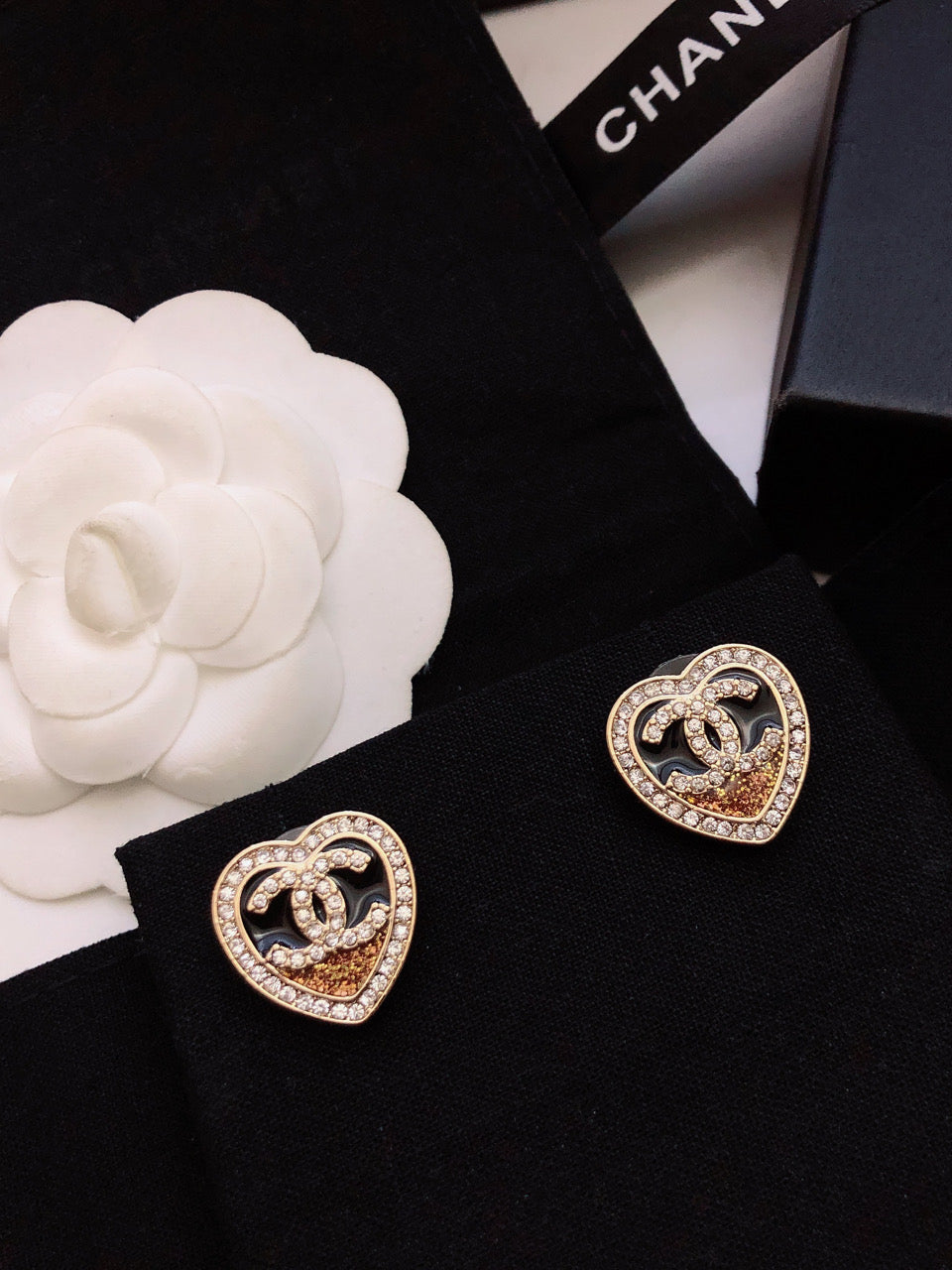 Heart Stud Earrings in Polished Metal-Tone – Heart Detail front product view