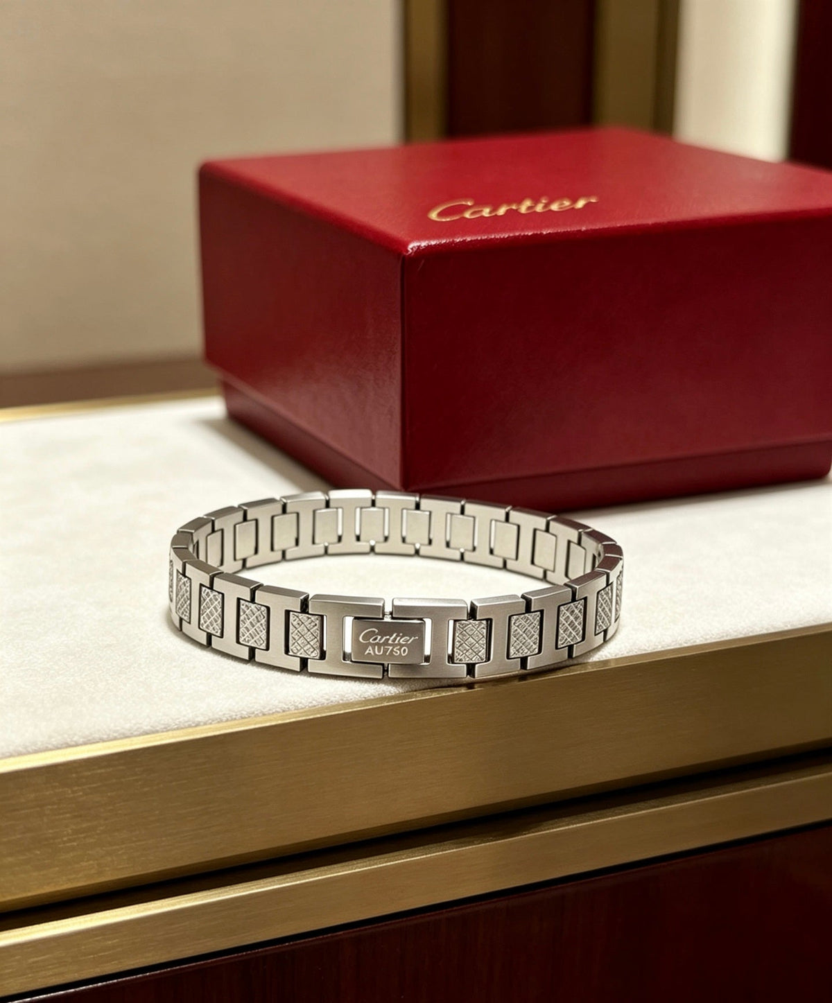 Martin Graham bracelet in polished metal-tone – side detail