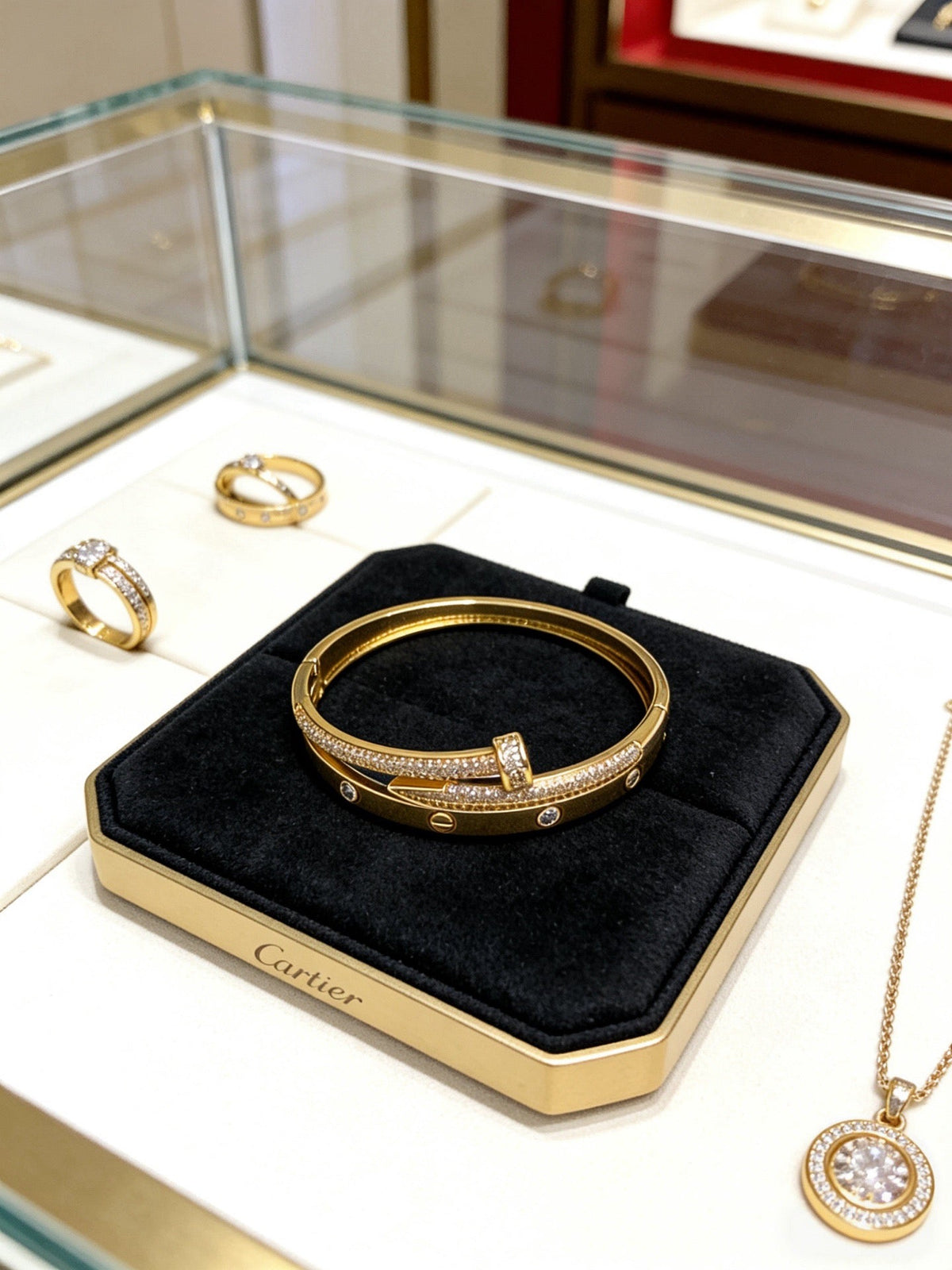 Martin Graham bracelet in polished metal-tone – side detail
