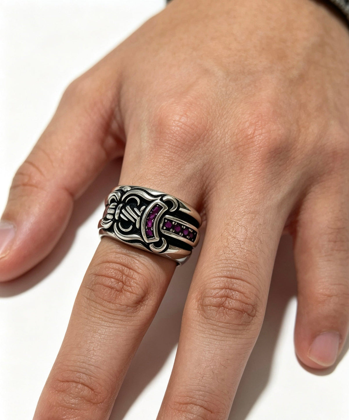 Martin Graham ring in polished metal-tone – side detail
