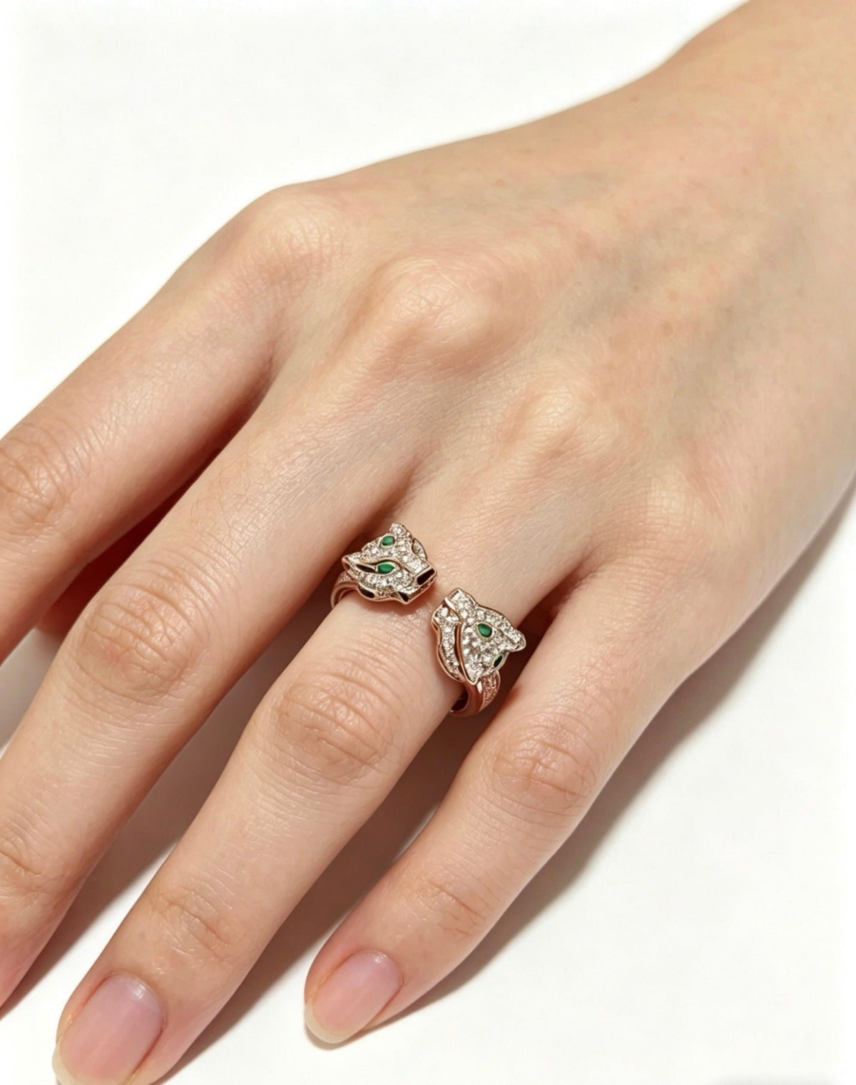 Martin Graham ring in polished metal-tone – side detail