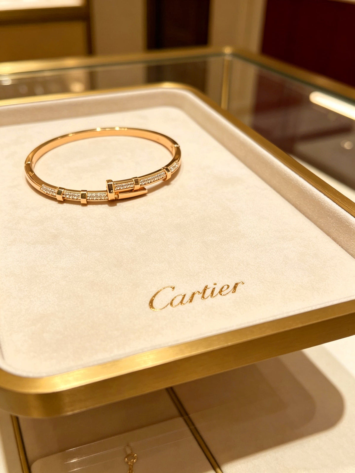 Martin Graham bracelet in polished metal-tone – side detail