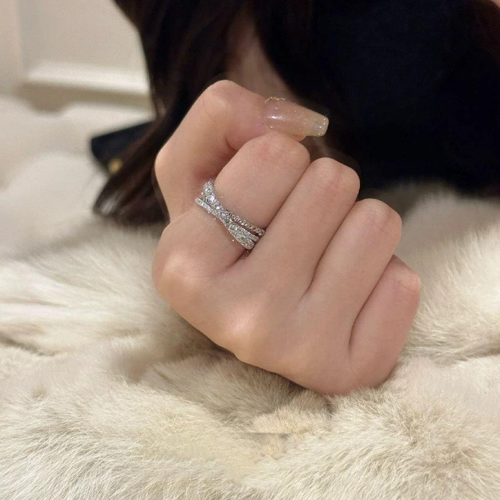 Martin Graham ring in polished metal-tone – side detail