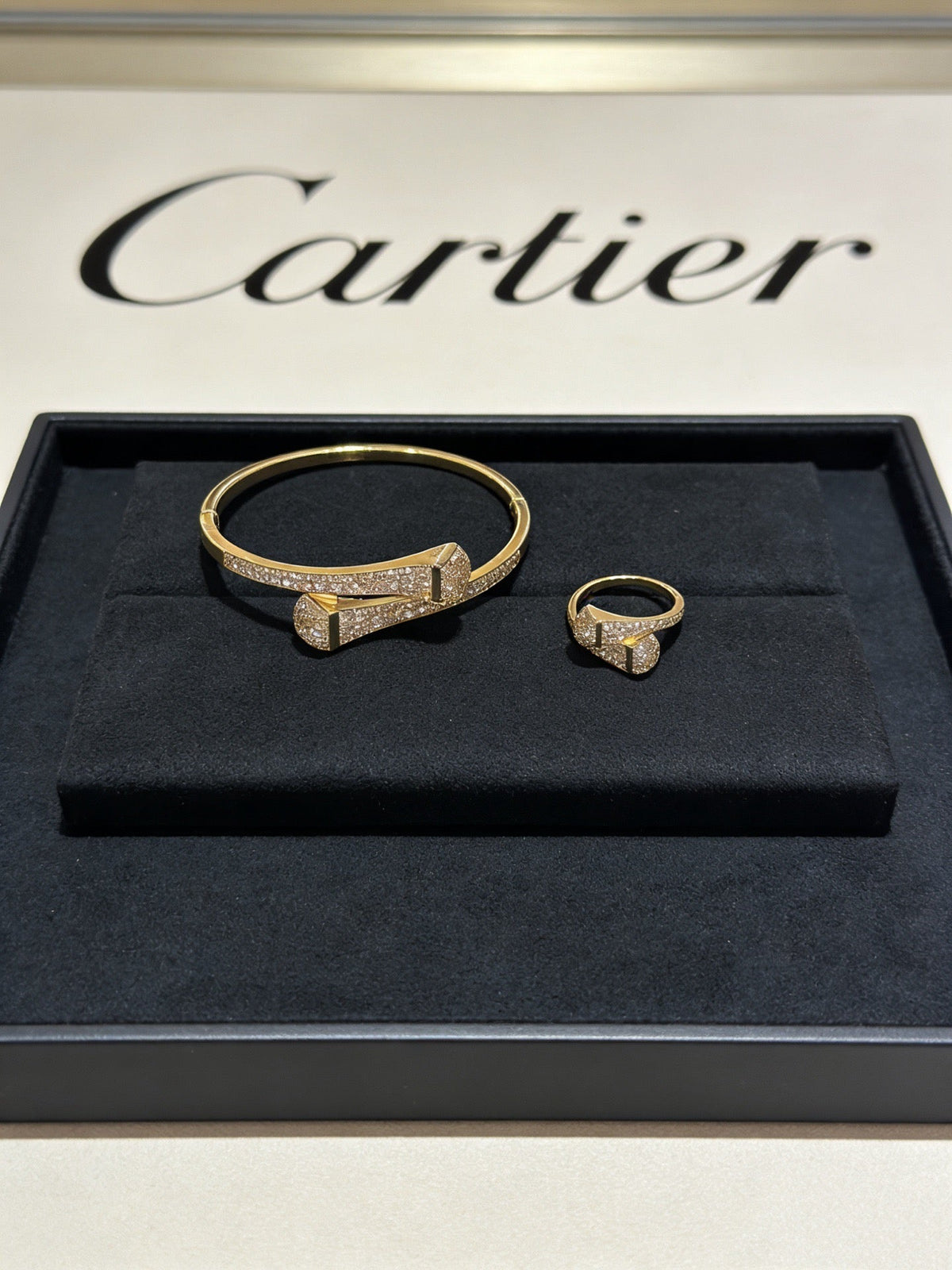 Martin Graham bracelet in polished metal-tone – side detail