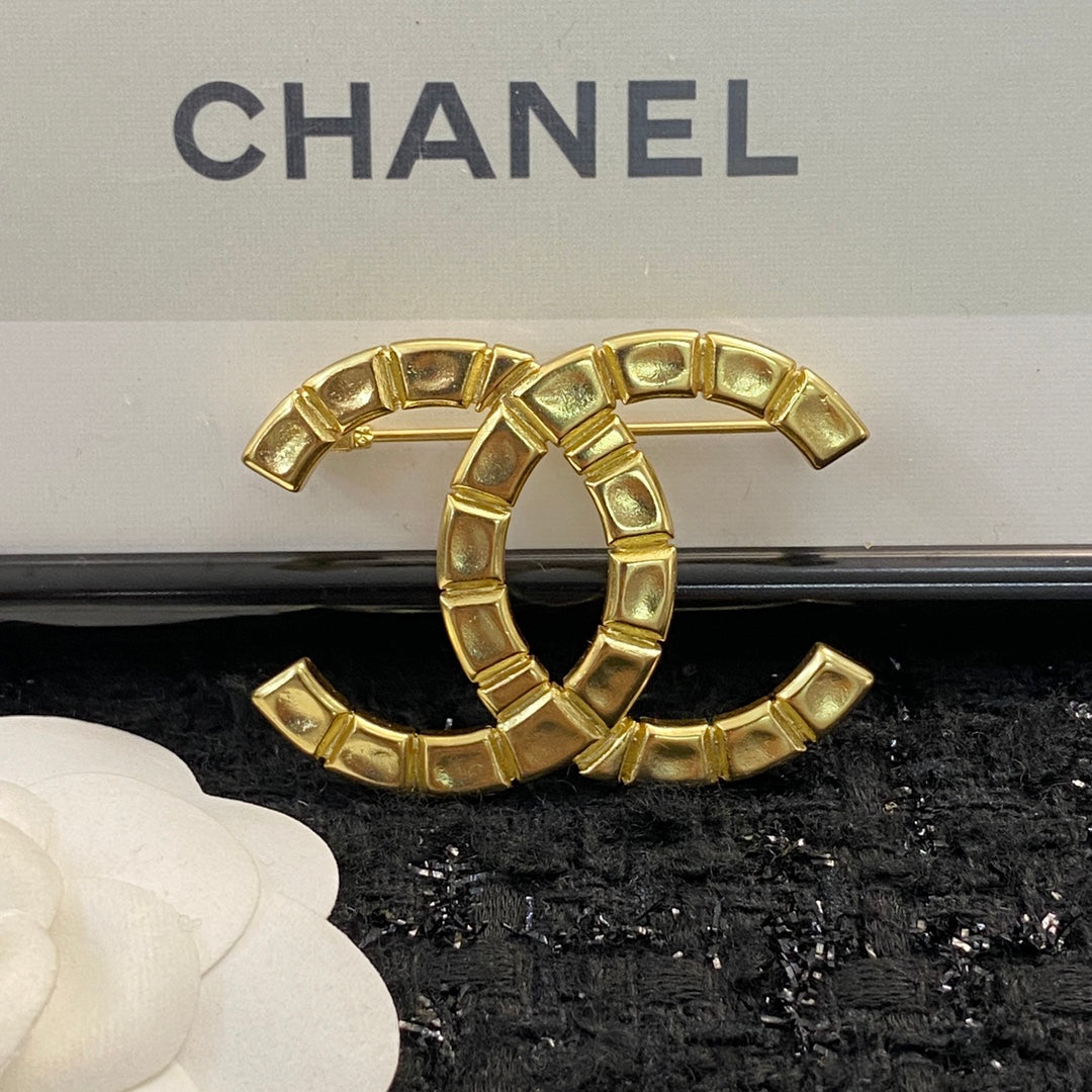 Martin Graham brooch in polished metal-tone – main product view