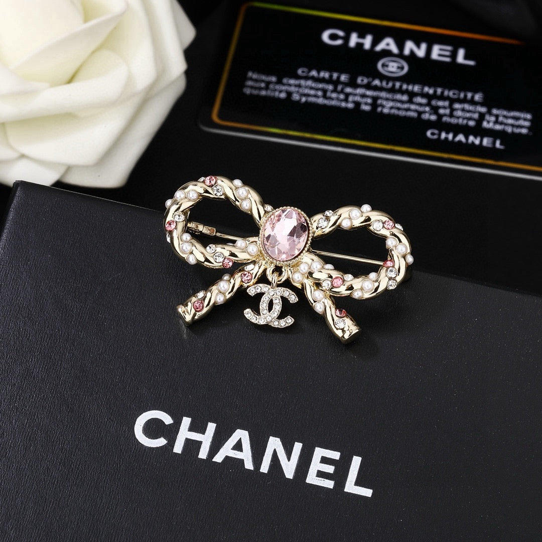 Martin Graham brooch in polished metal-tone – main product view