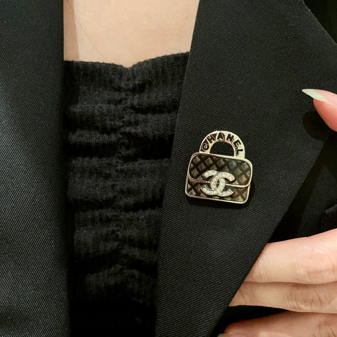 Martin Graham brooch in polished metal-tone – main product view