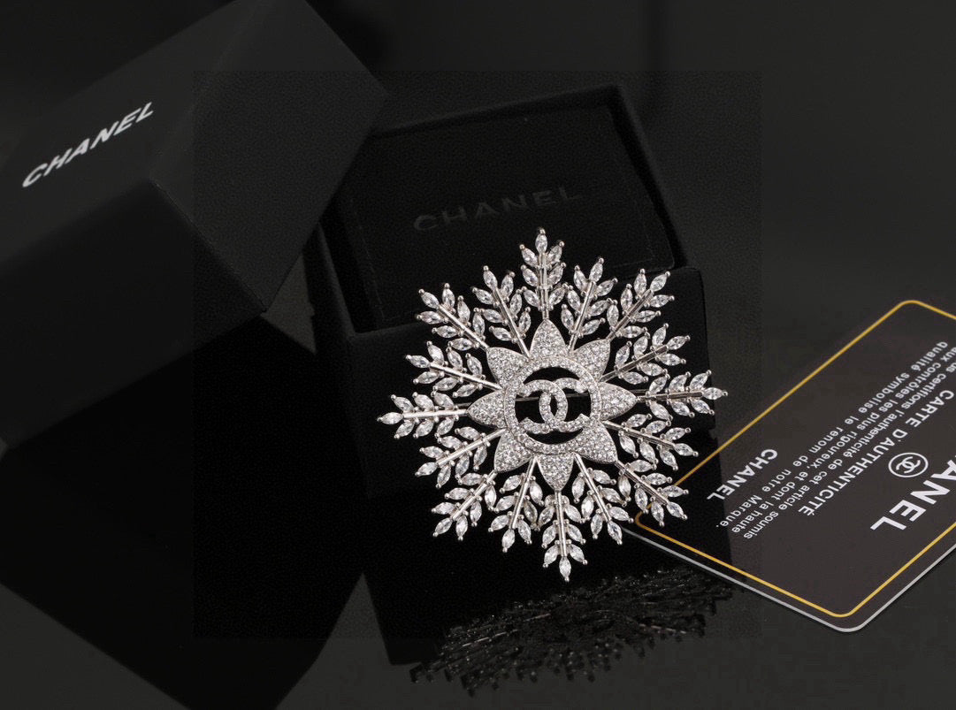 Martin Graham brooch in polished metal-tone – main product view