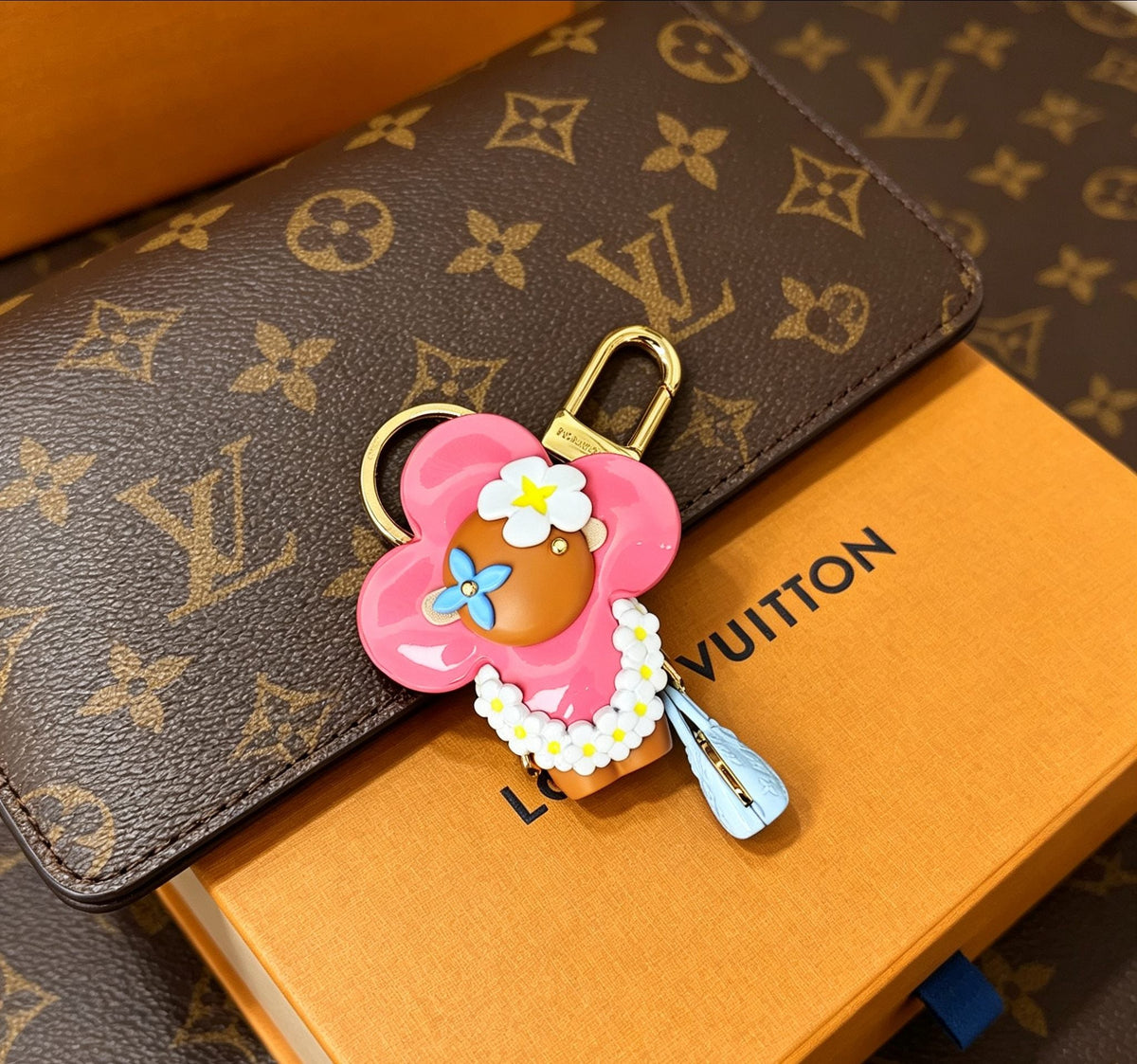 Martin Graham fashion accessory in polished metal-tone – main product view