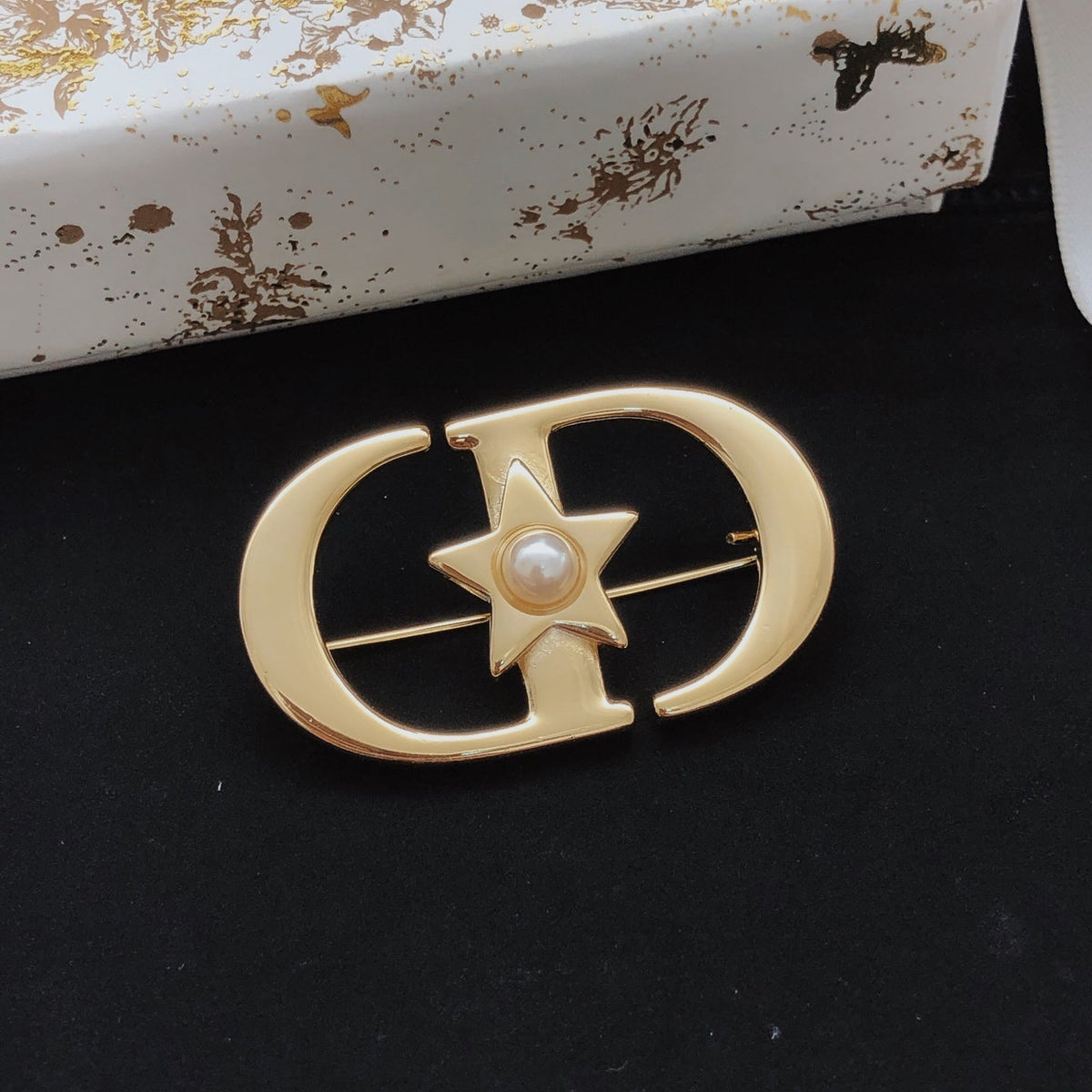 Martin Graham brooch in polished metal-tone – main product view