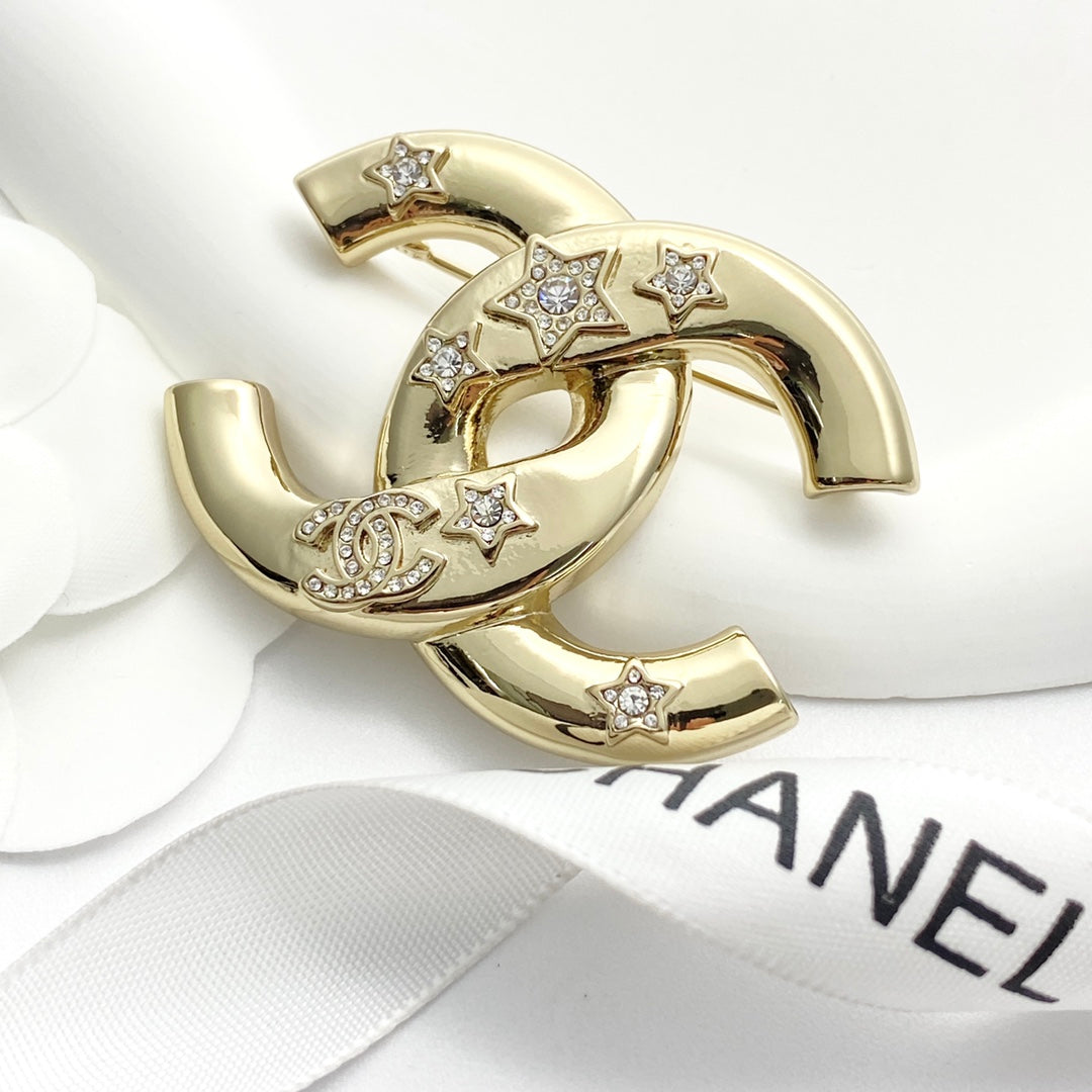 Martin Graham brooch in polished metal-tone – main product view