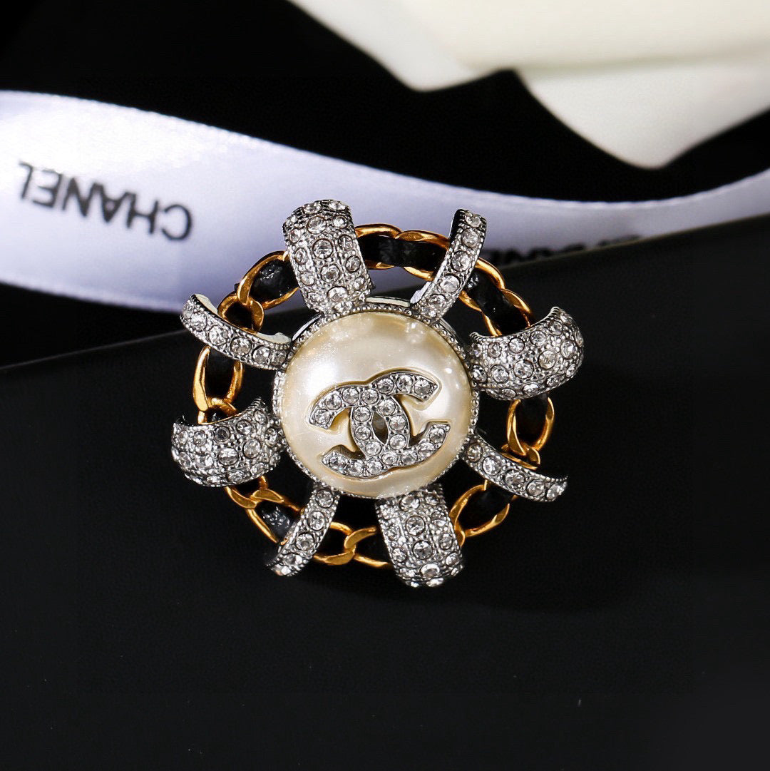 Martin Graham brooch in polished metal-tone – main product view
