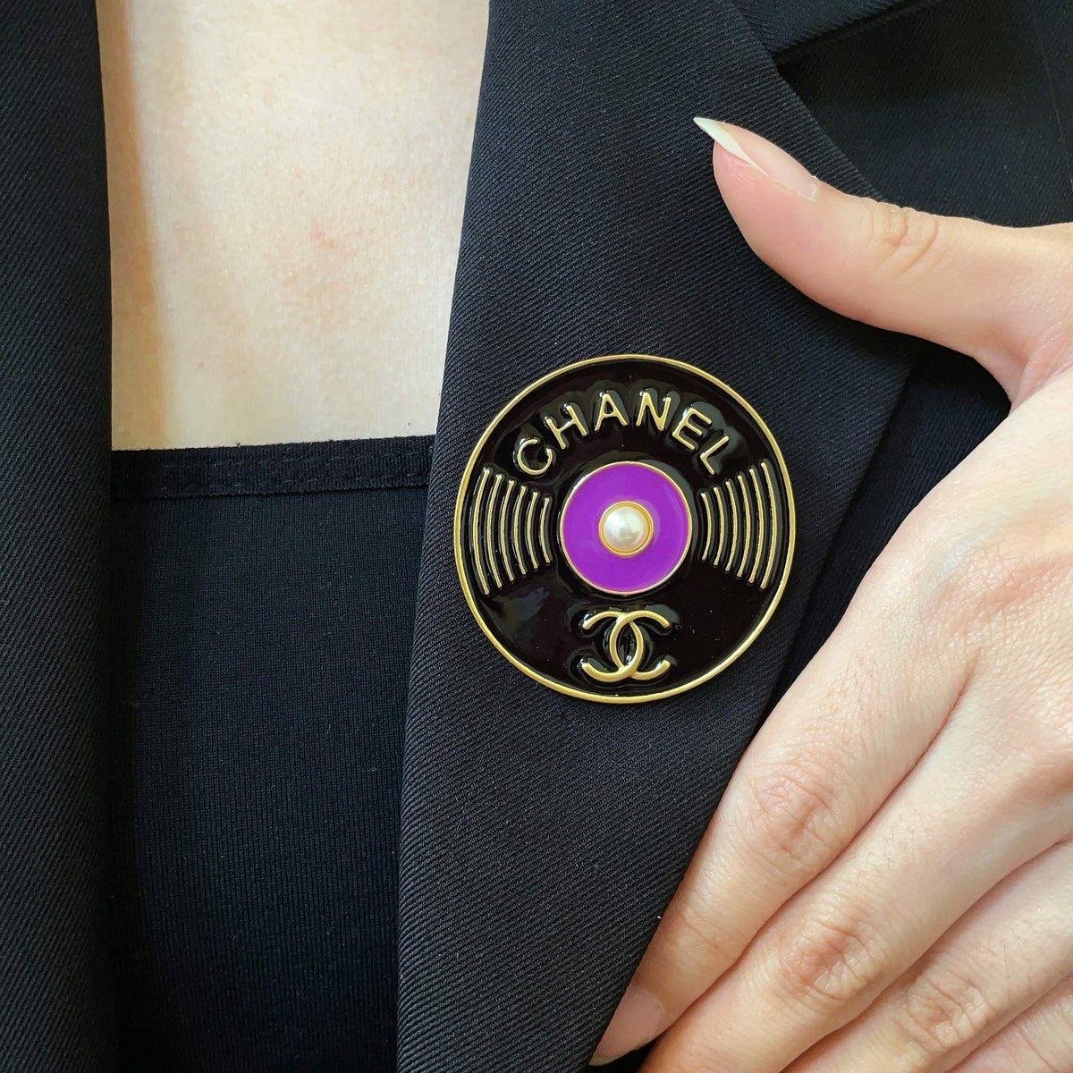 Martin Graham brooch in polished metal-tone – main product view