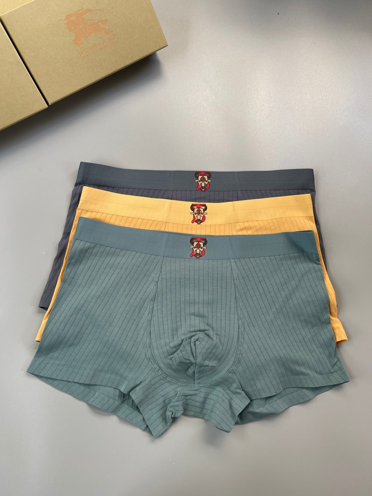 Burberry 93.8% Cotton & 6.2% Spandex Bull Series Seamless-Cut Men's Boxer Briefs - 3-Piece Box