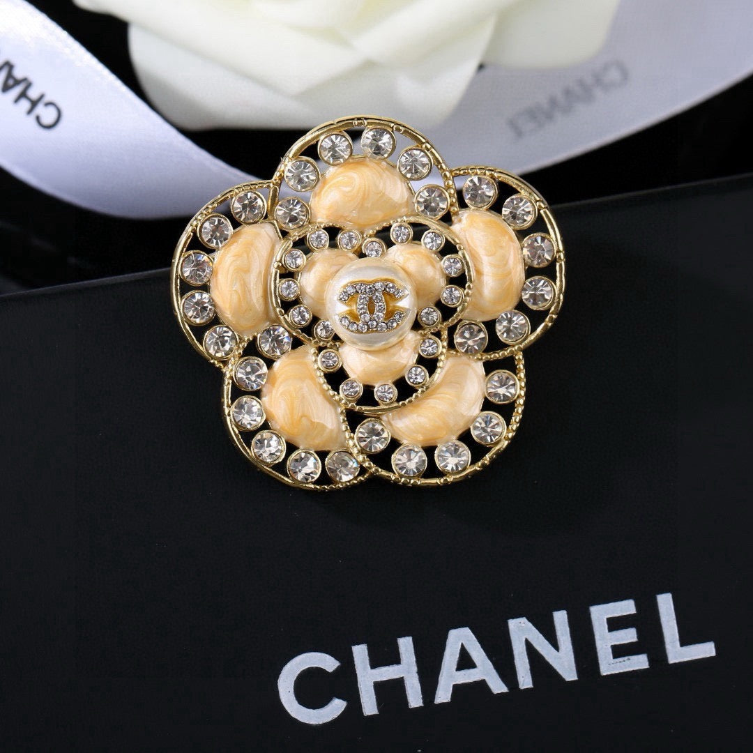 Martin Graham brooch in polished metal-tone – main product view