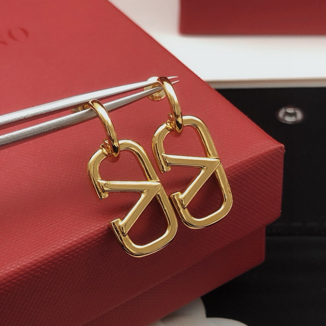 Martin Graham drop earrings in polished metal-tone – main product view