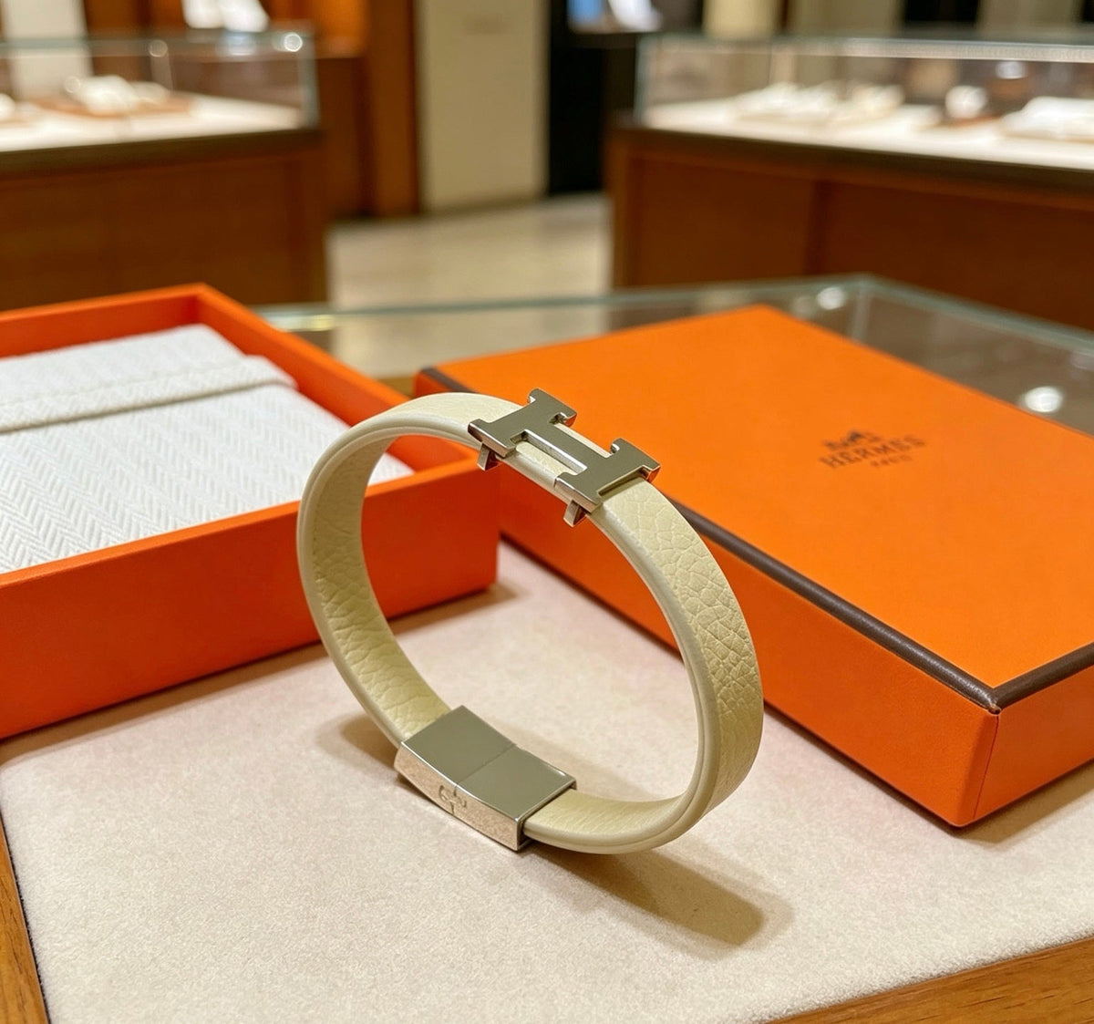 Martin Graham bangle in polished metal-tone – main product view