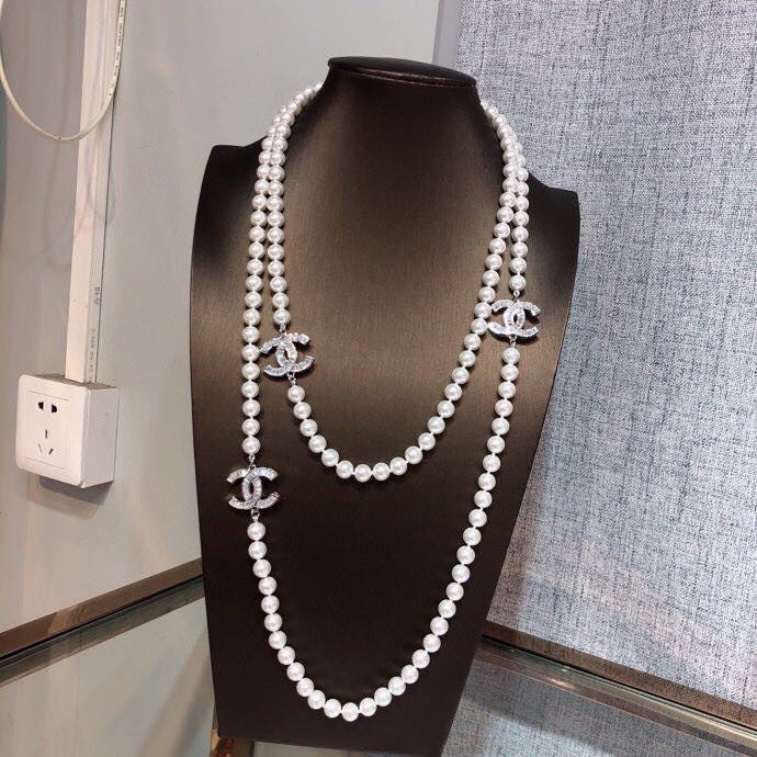 Martin Graham pendant necklace in polished metal-tone – main product view