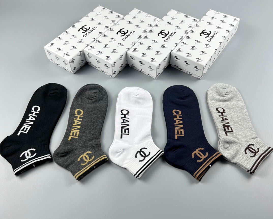 Chanel Cotton Simple Wordmarks And Emblems No-Show Socks - 5-Pair Set