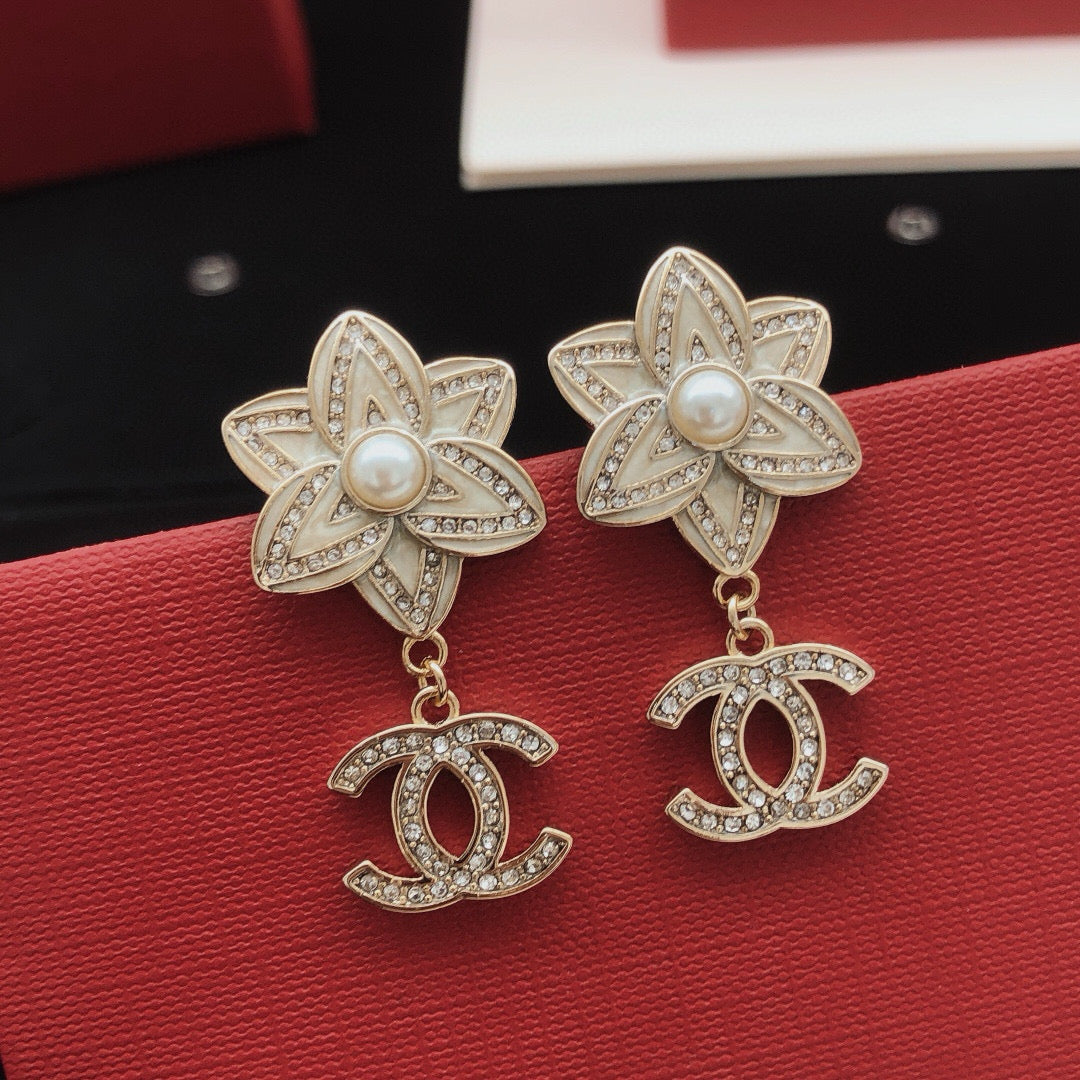 Martin Graham Camellia stud earrings in gold-tone – main product view