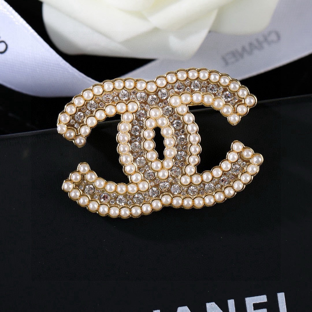 Martin Graham brooch in polished metal-tone – main product view