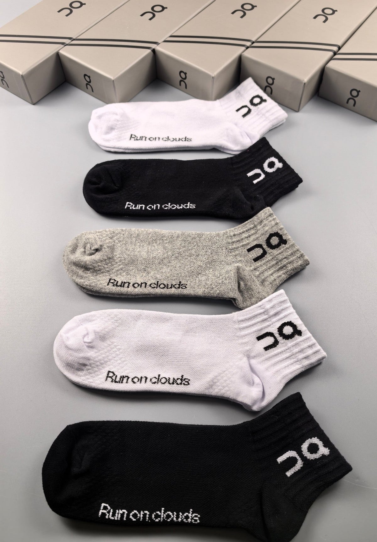 On Cloud-Inspired Monochrome Ankle Socks - Box of 5 Pairs