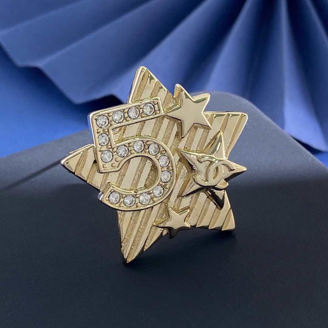 Martin Graham brooch in polished metal-tone – main product view