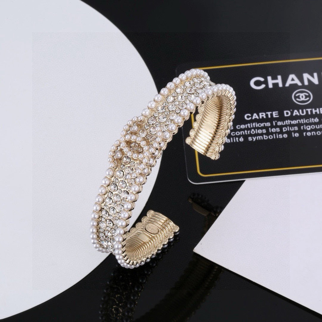 Martin Graham bangle in polished metal-tone – main product view