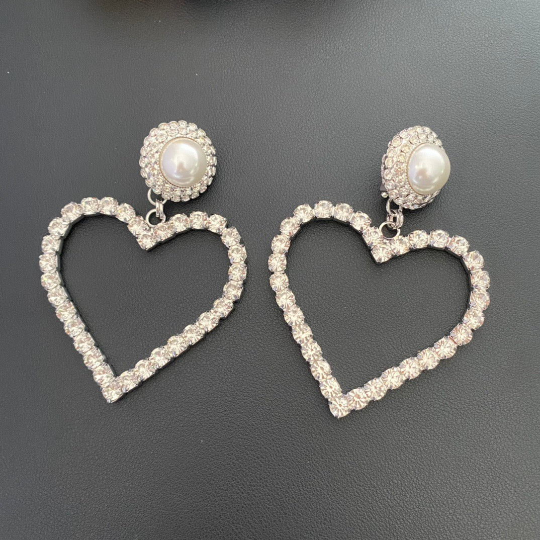 Heart Jewelry Accessory in Polished Metal-Tone – Pearl Detail front product view